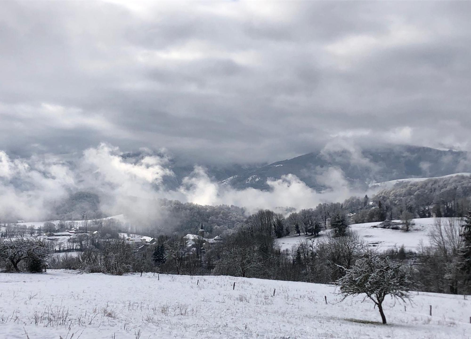 Fenêtre sur les Pyrénées Soulan  Exterior foto